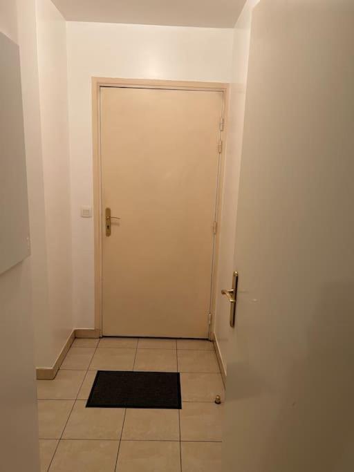 Studio A 2 Pas Du Metro كليشي المظهر الخارجي الصورة